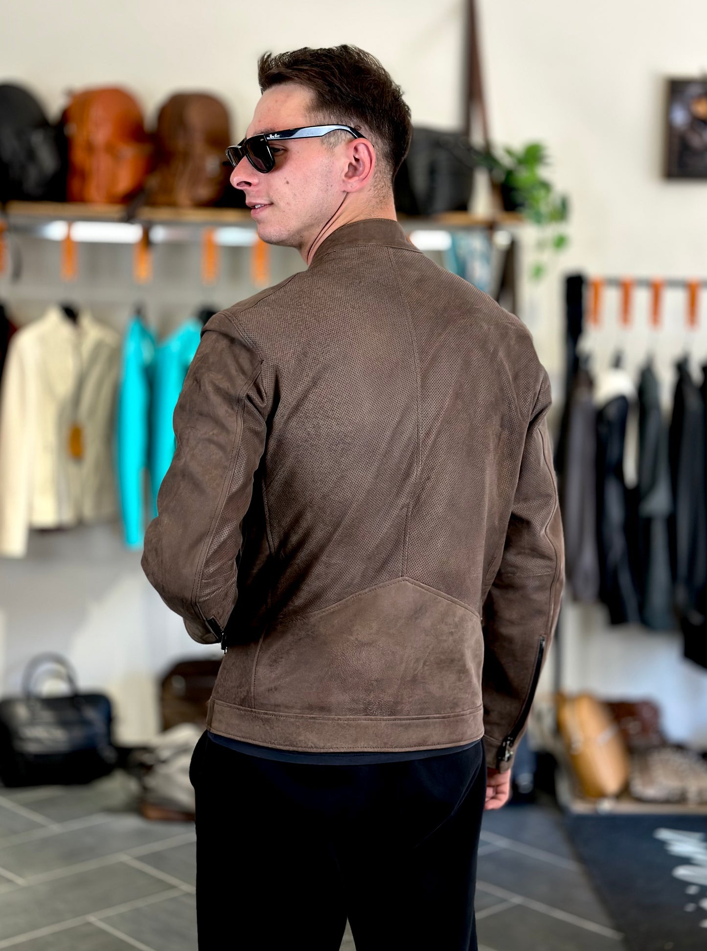 « Biker Rebel » perforé tête de Maure brossée