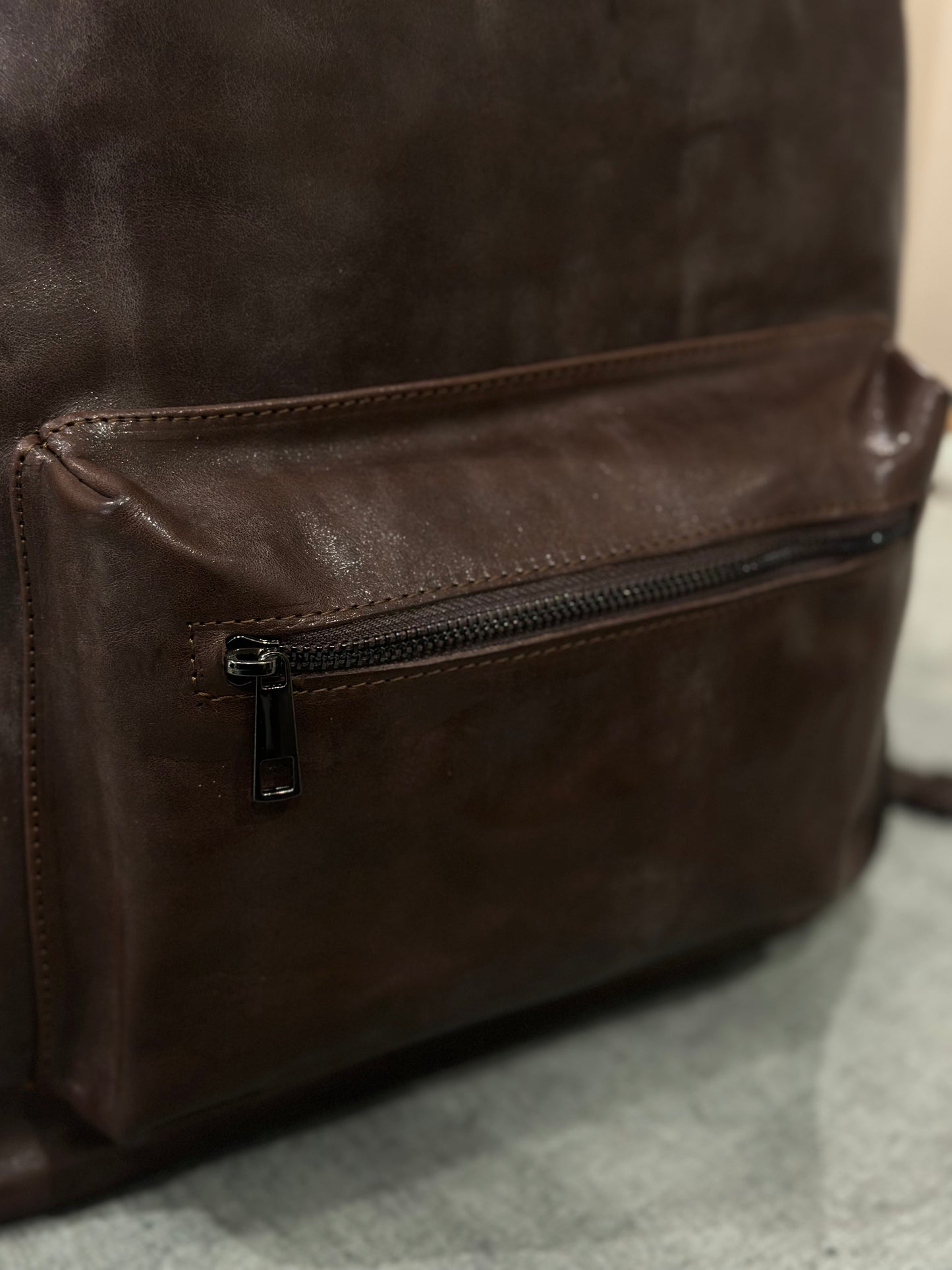 Moro Elegance backpack in dark brown vegetable leather