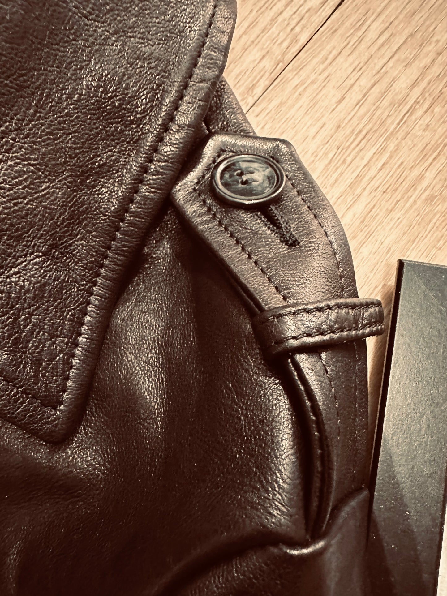 “Heritage Trench” trench coat in washed leather