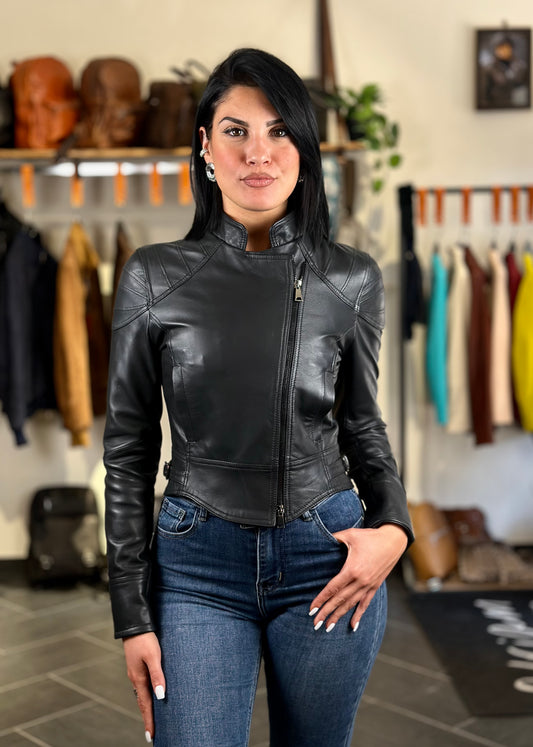 “Iside” Black Nappa Luxury