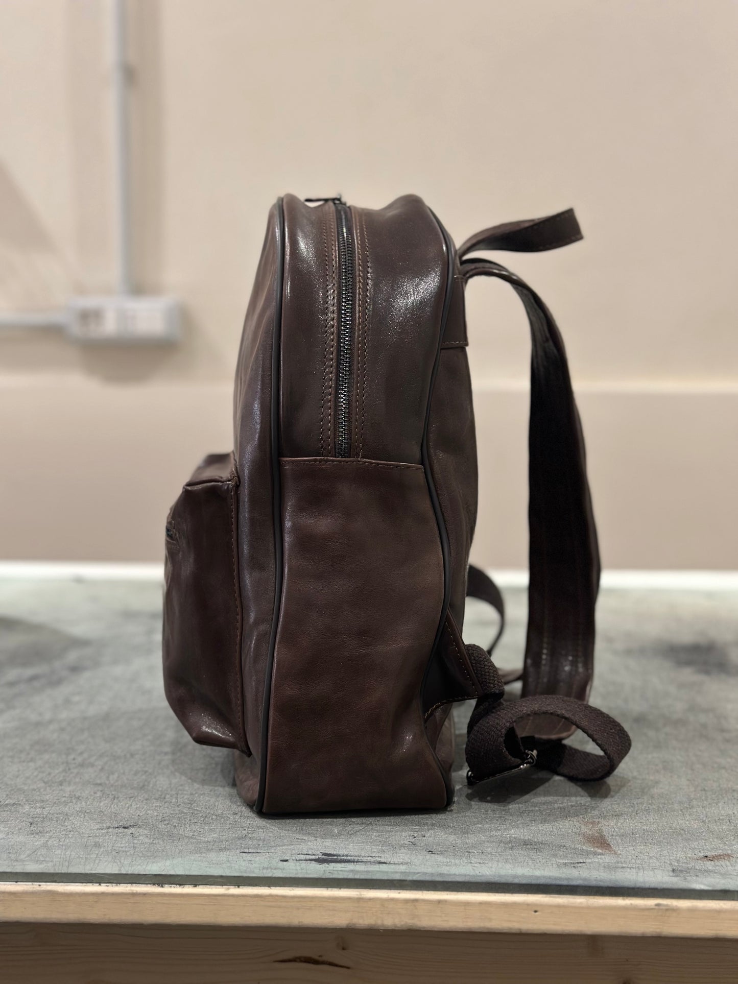 Moro Elegance backpack in dark brown vegetable leather
