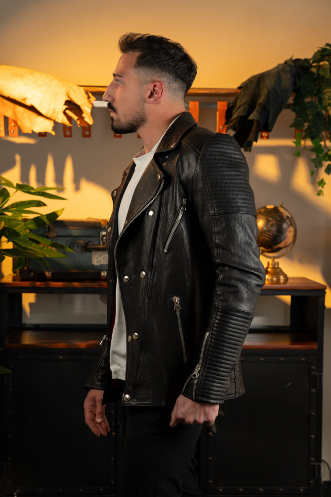 "Shadow Edge": Black Vegetable Tanned Leather Jacket with Zip and Stitching"
