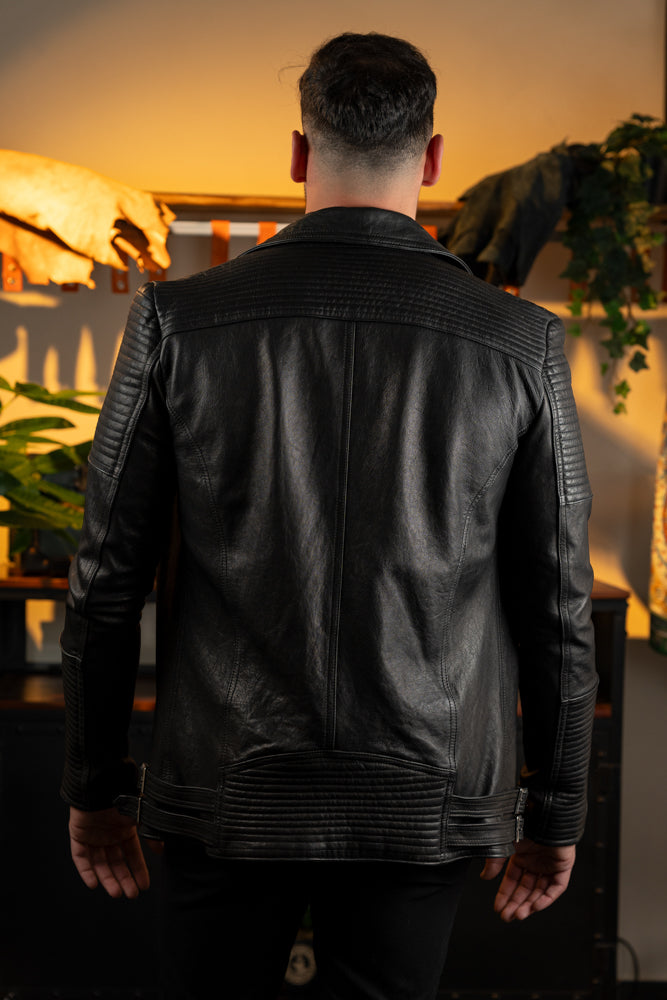 "Shadow Edge": Black Vegetable Tanned Leather Jacket with Zip and Stitching"