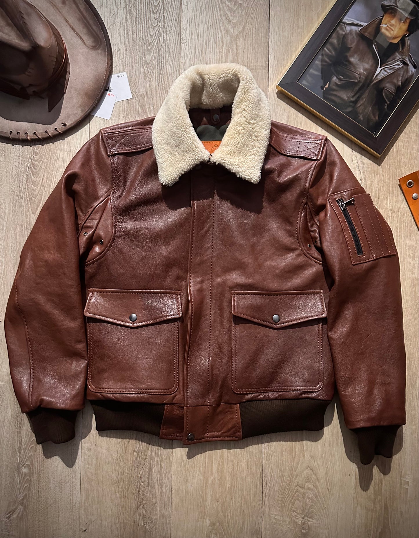 “Falconer” Chestnut vegetable leather sheepskin collar