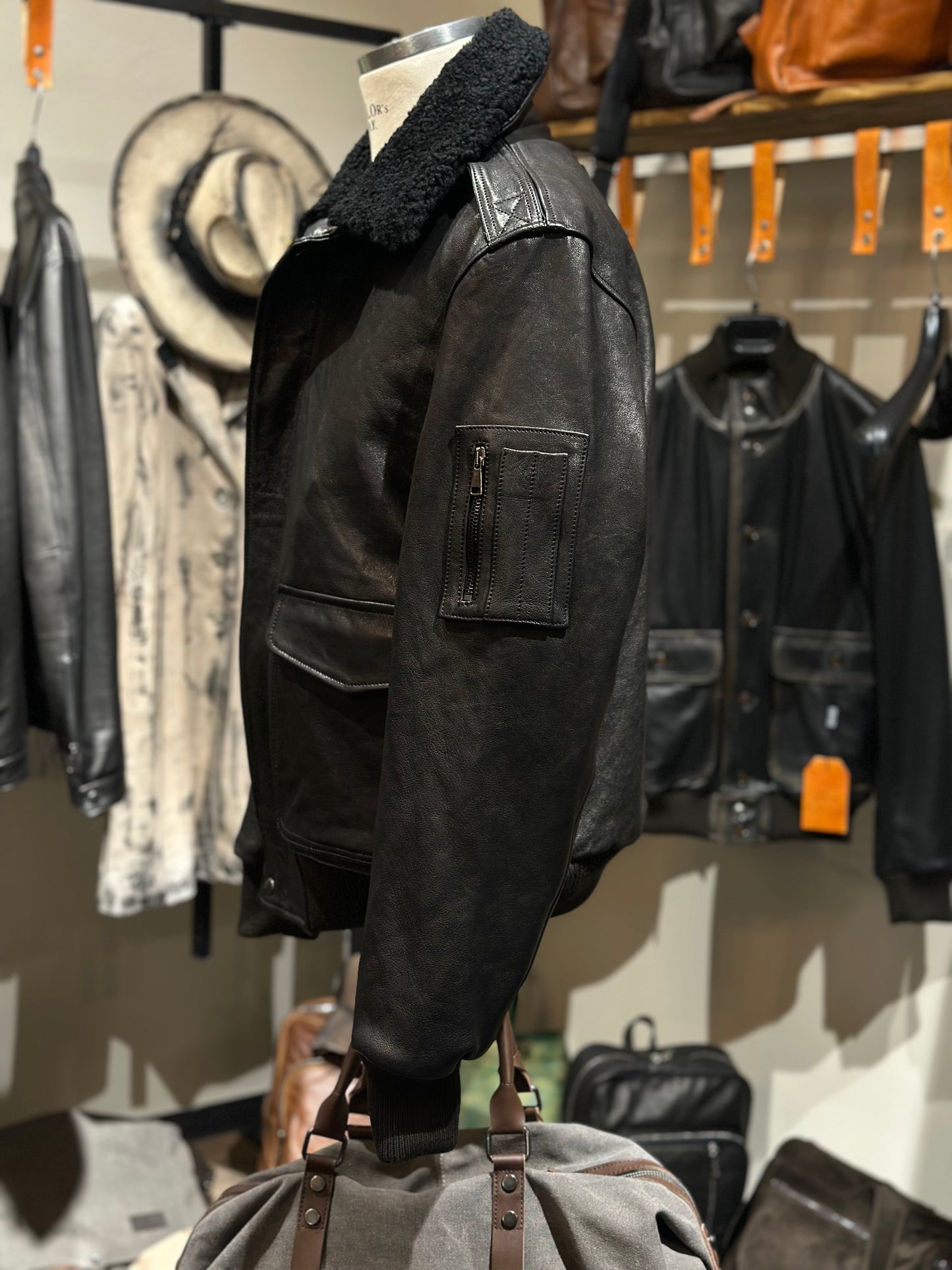 “Falconer” Aviator in genuine vegetable leather