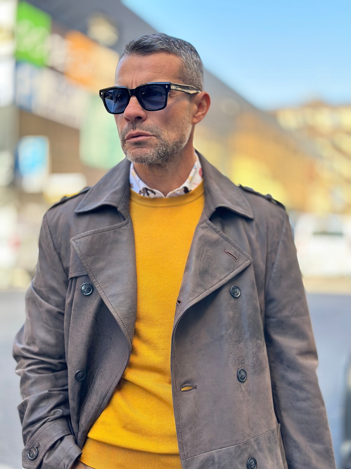 “Heritage Trench” in brushed leather