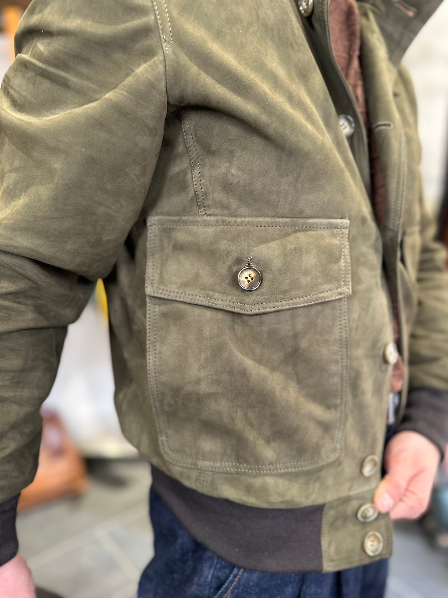 “Brera” in capretto scamosciato Velour verde militare
