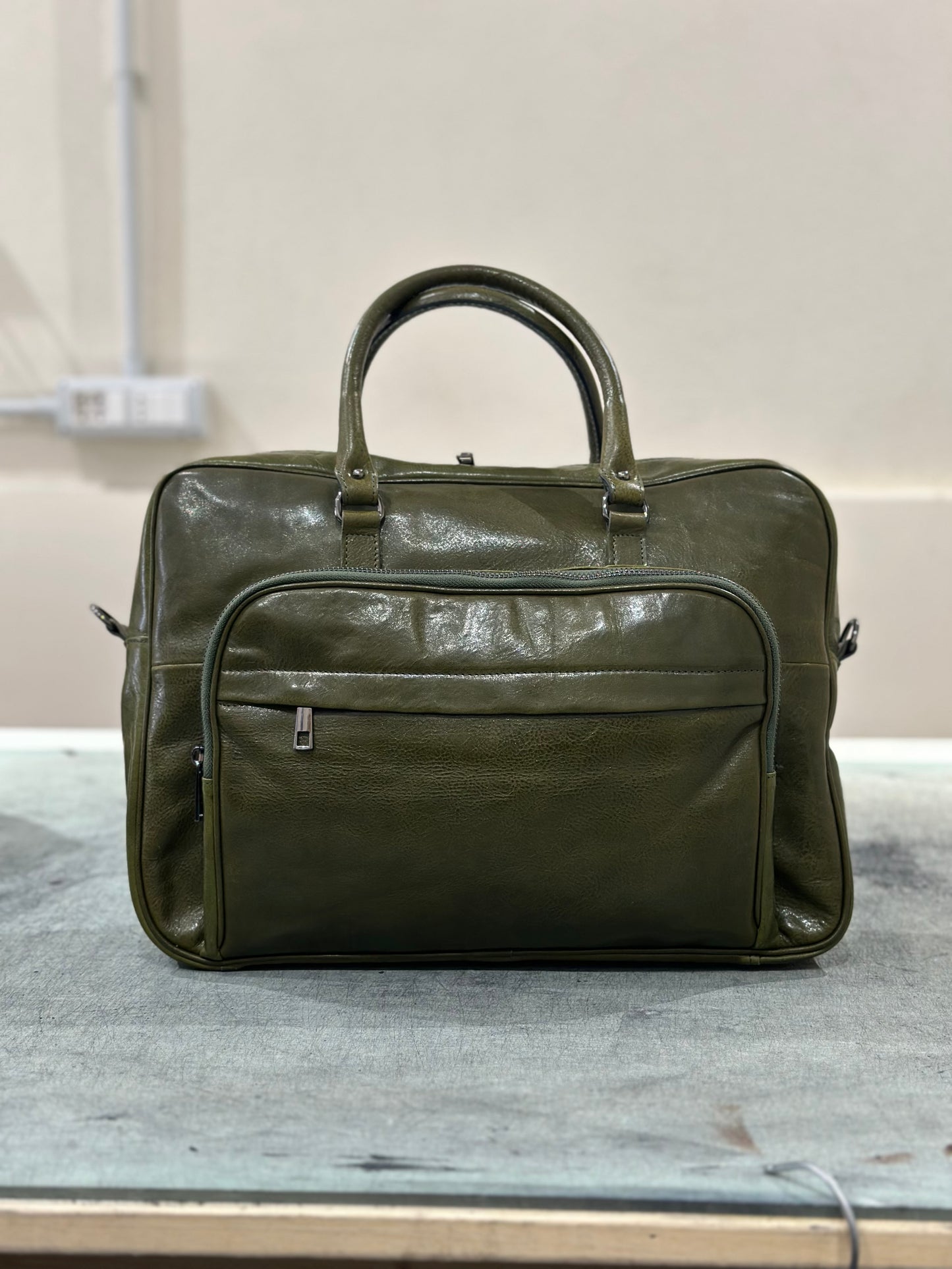 La Borsa Briefcase in Pelle Vegetale Verde Oliva Odriam