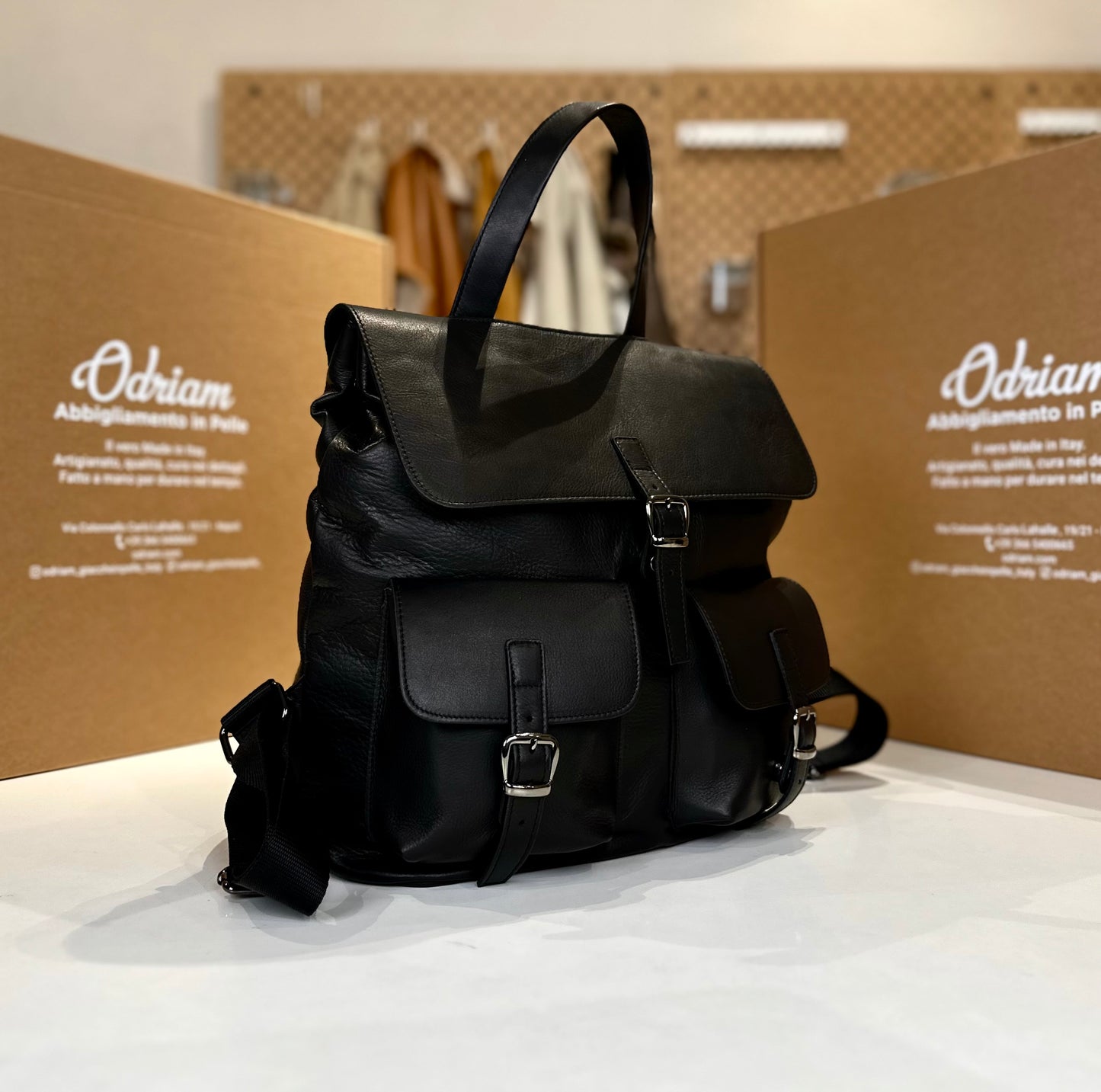 "Explorer" in vitello pull up nero