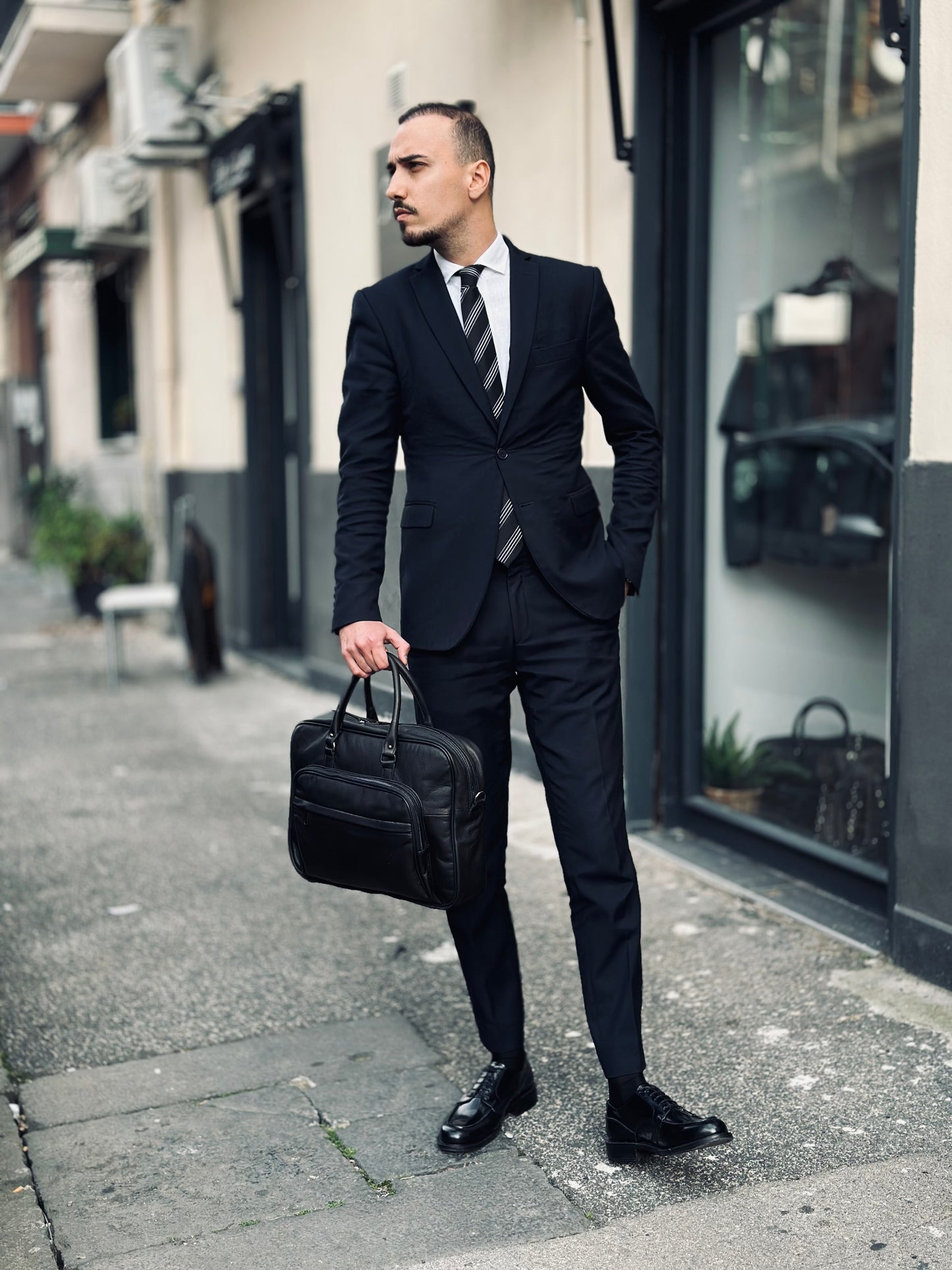 La Borsa Briefcase in Pelle Odriam eleganza e funzionalità