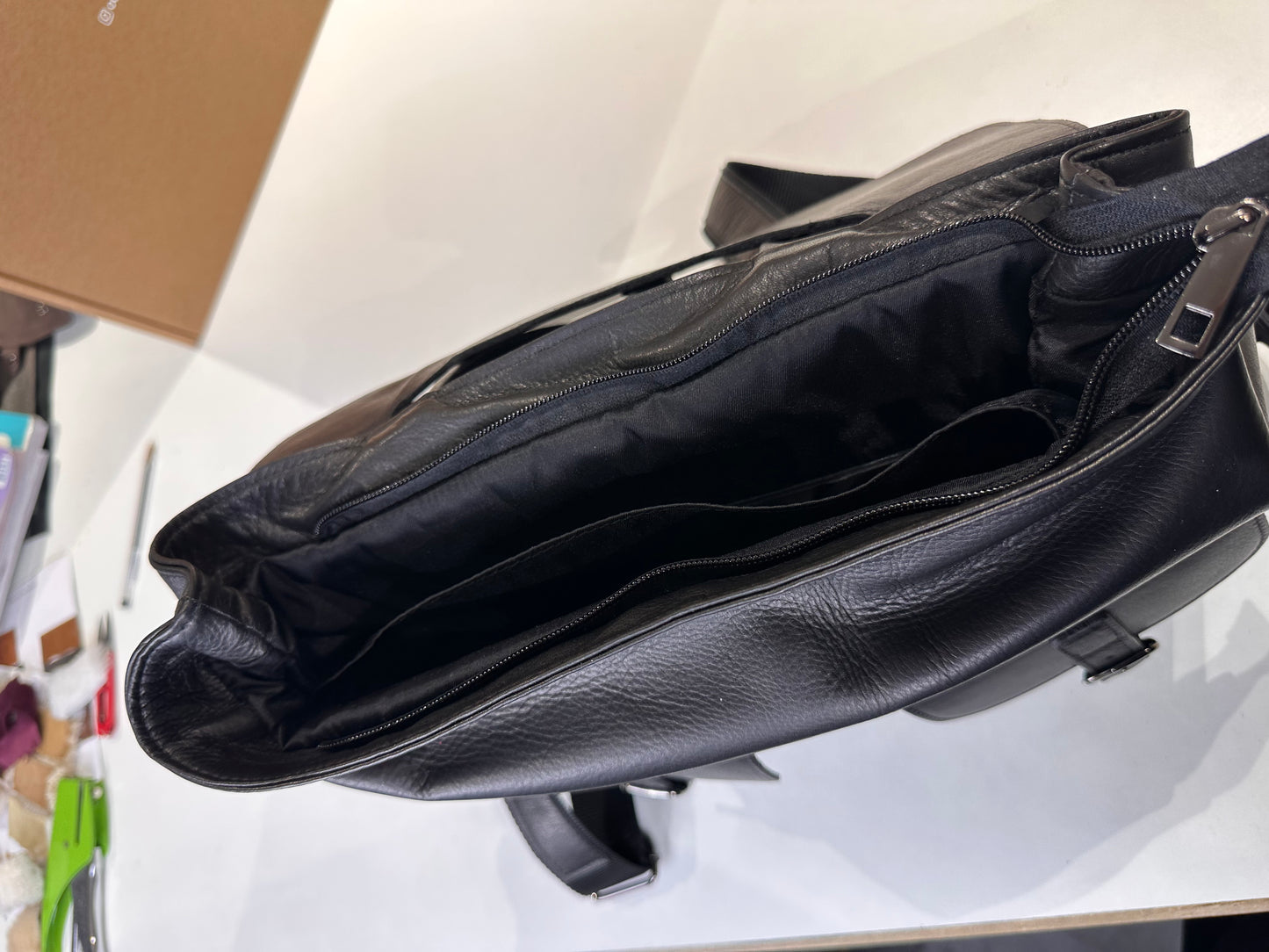 "Explorer" in vitello pull up nero