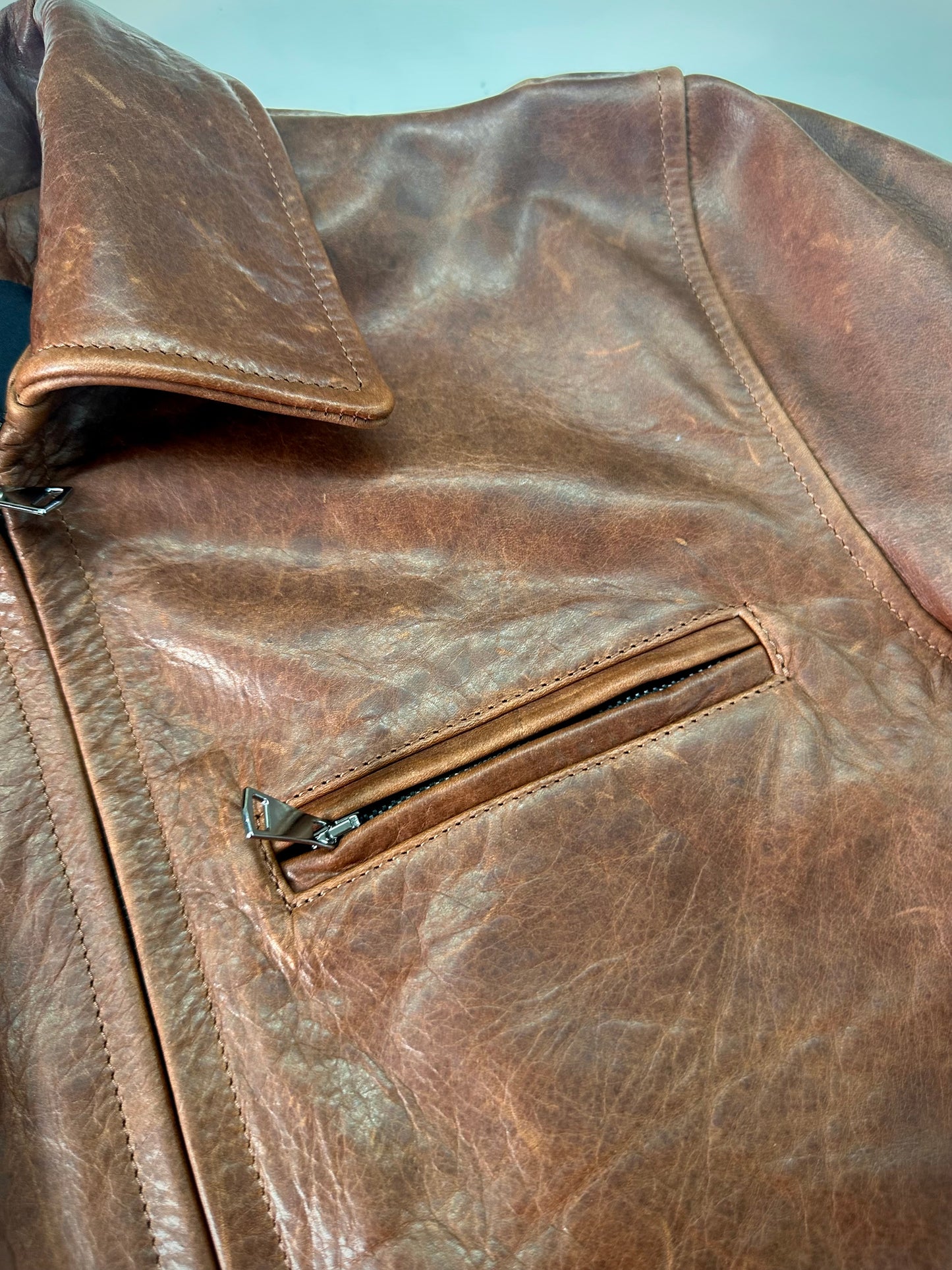 “Heritage rider Jacket” in pelle di vitello pull up