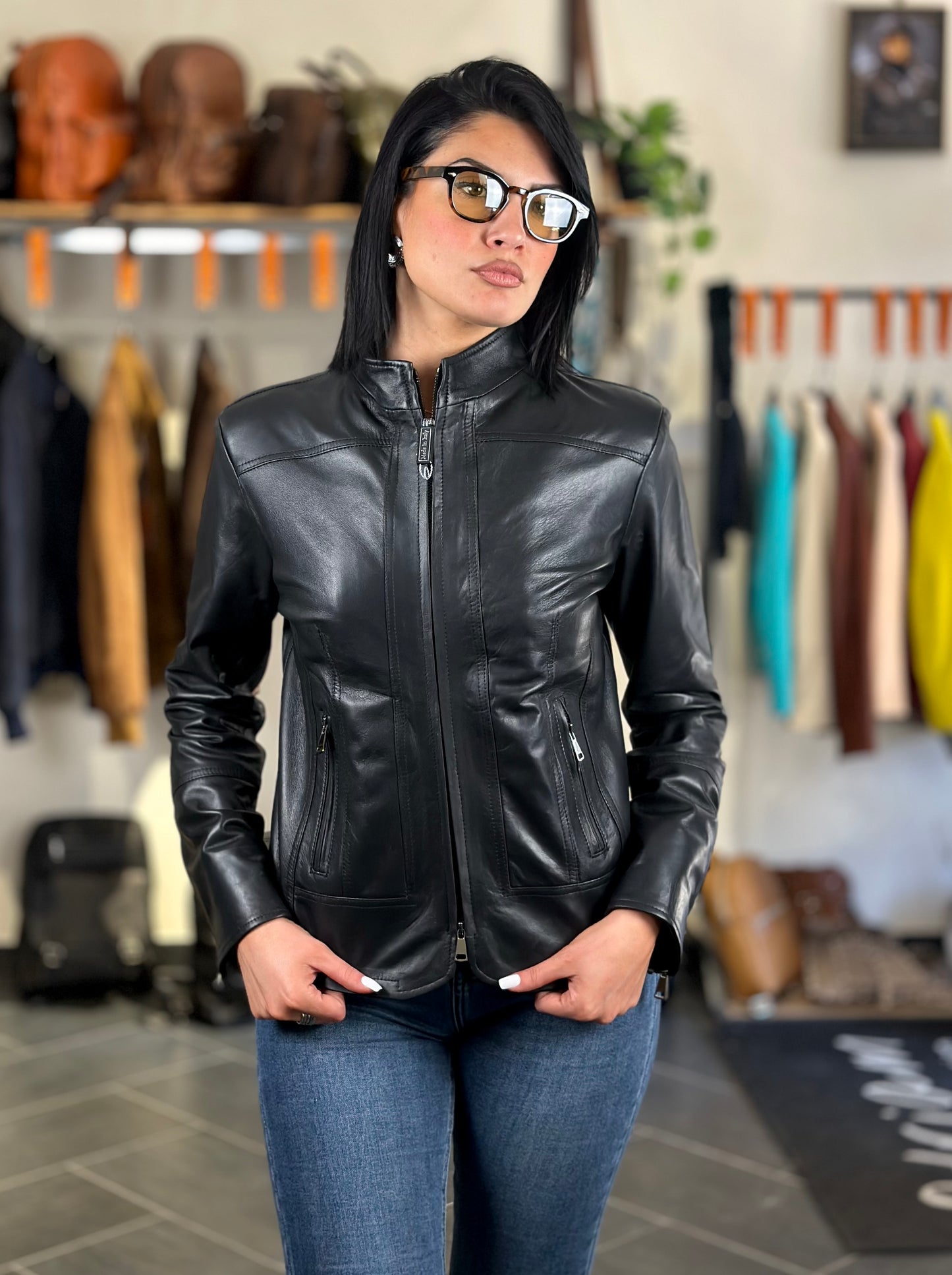 "Dama" in black Nappa