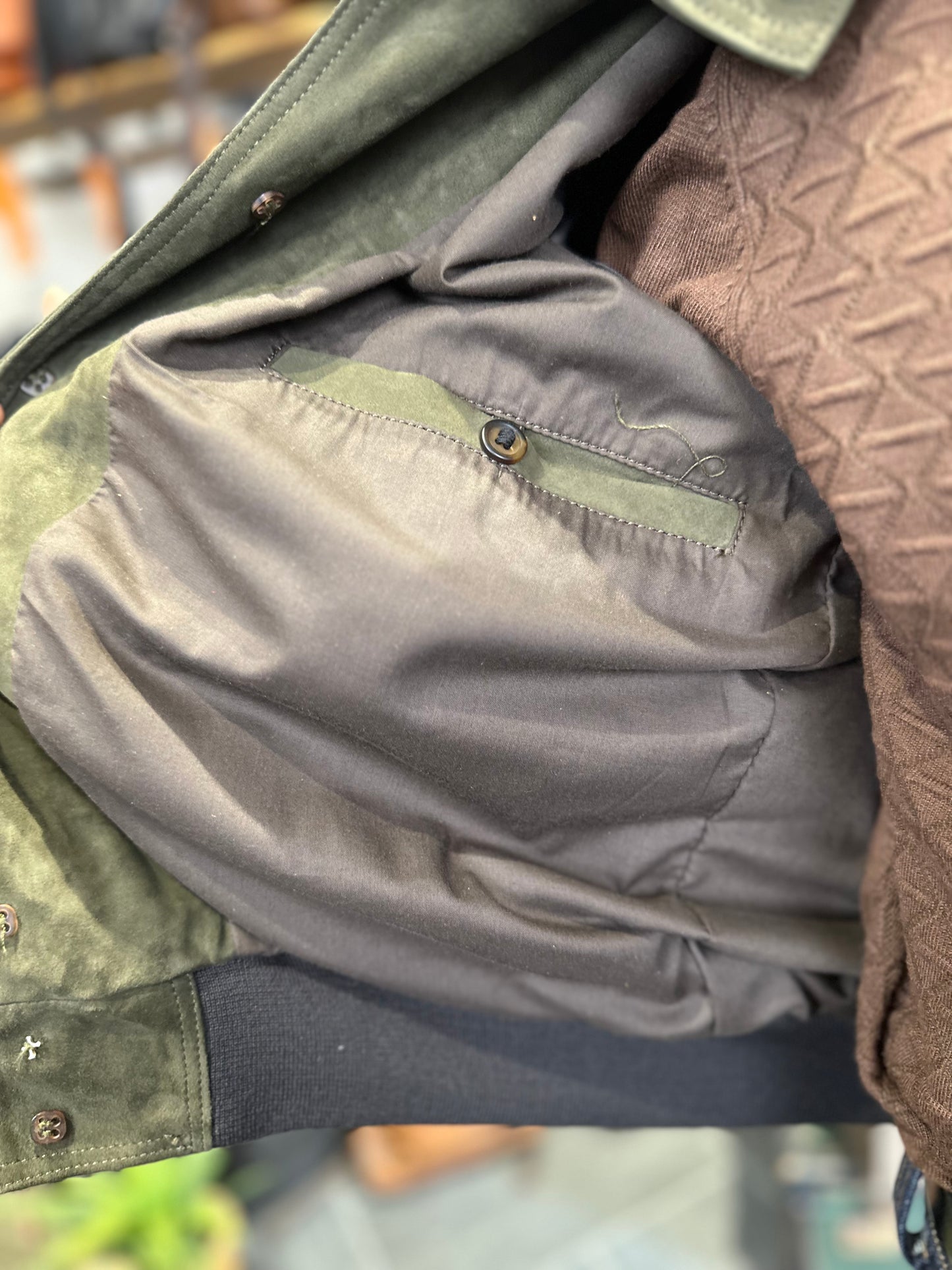 “Brera” in capretto scamosciato Velour verde militare