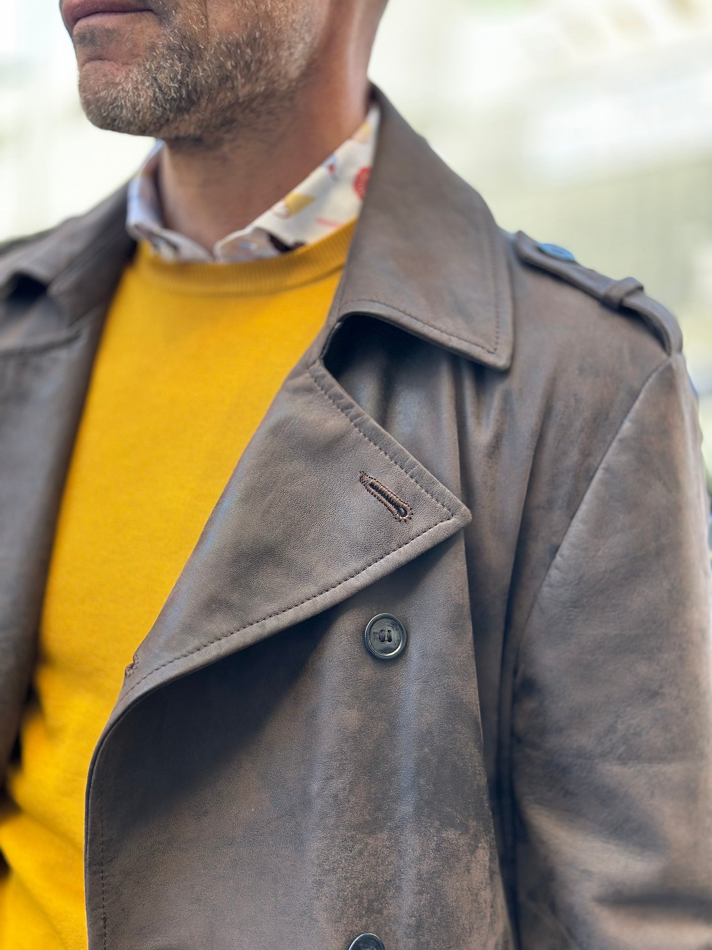 “Heritage Trench” in brushed leather