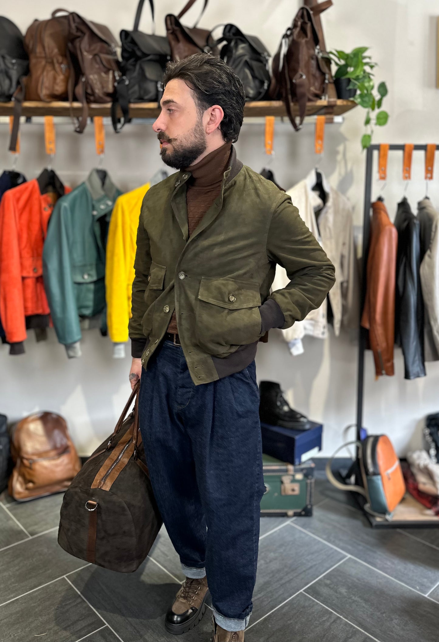 “Brera” in capretto scamosciato Velour verde militare