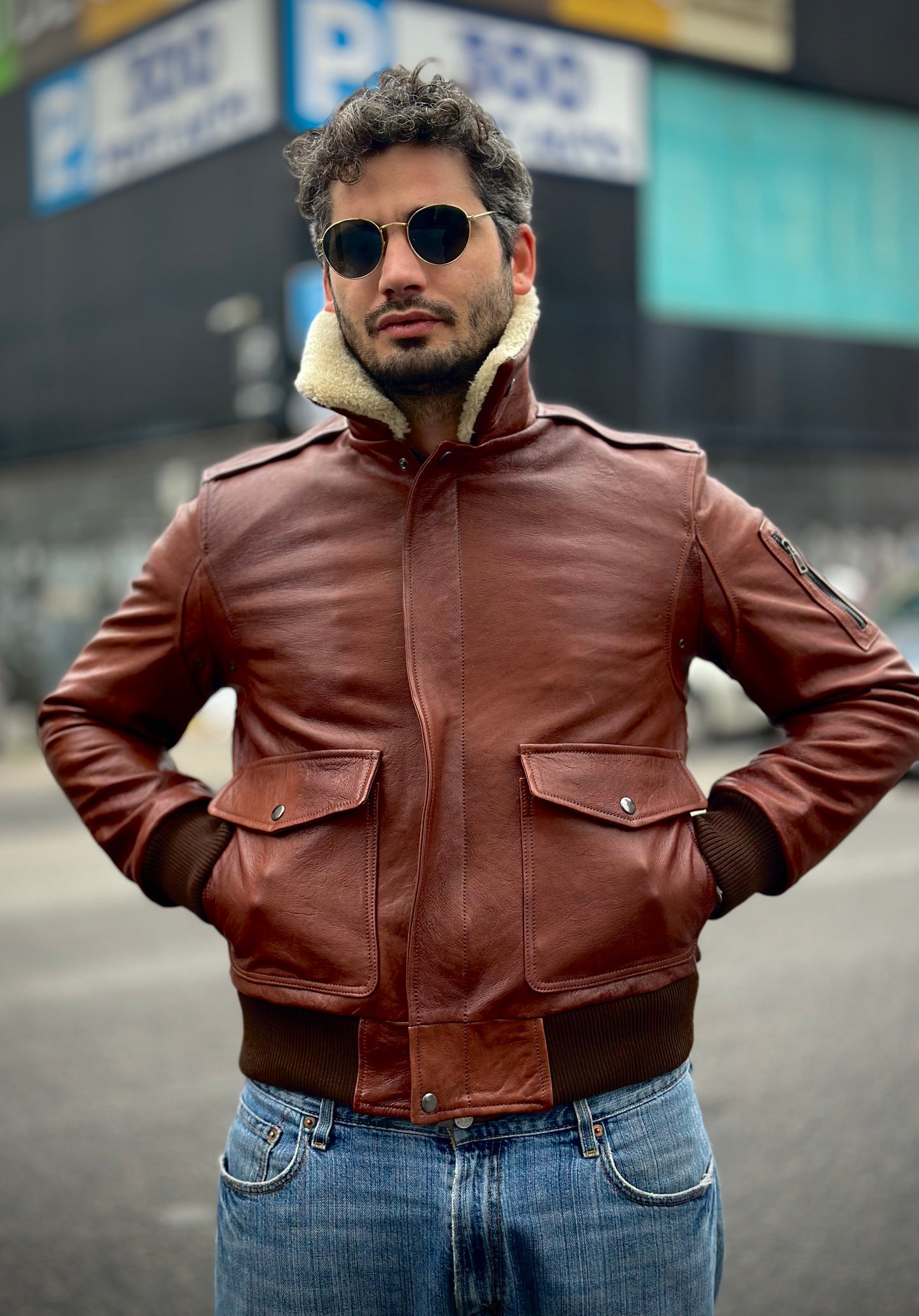 “Falconer” Chestnut vegetable leather sheepskin collar